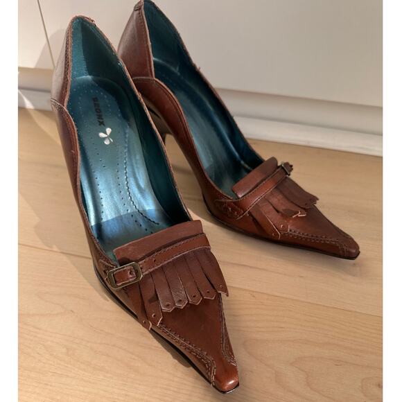 Vintage 90s Brown Leather Tasseled Loafer Heels Size 7 Pointed Toe Classic Prep - Picture 1 of 6